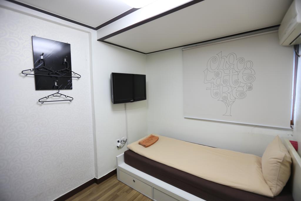 Chocolate Tree Sinchon Hotell Seoul Eksteriør bilde