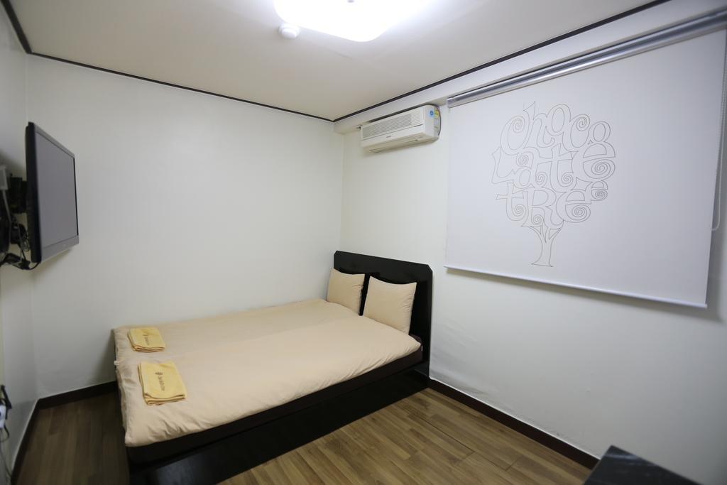 Chocolate Tree Sinchon Hotell Seoul Eksteriør bilde